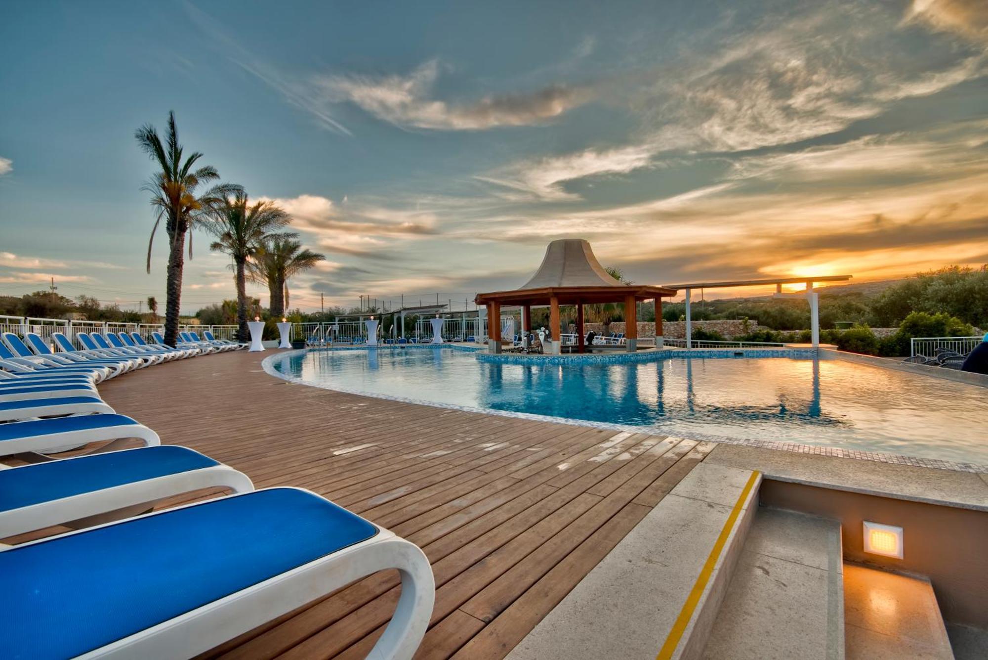 Db Seabank Resort + Spa All Inclusive Mellieħa Esterno foto